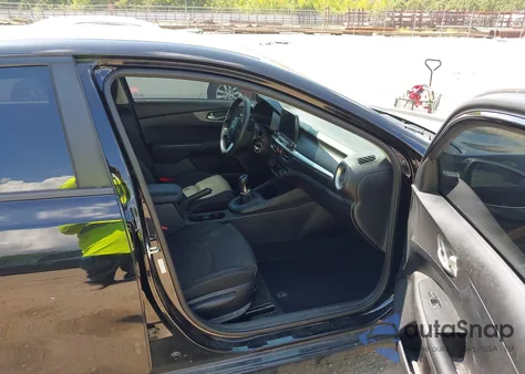 2019 Kia Forte Fe z USA, uszkodzony, nr VIN 3KPF24AD4KE010442